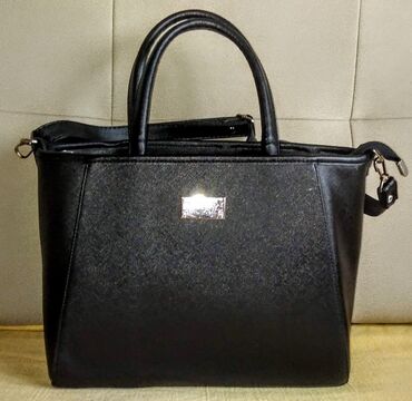 Torbe: Moderna crna torba NOVO Prelepa i moderna crna torba, potpuno nova i — 10