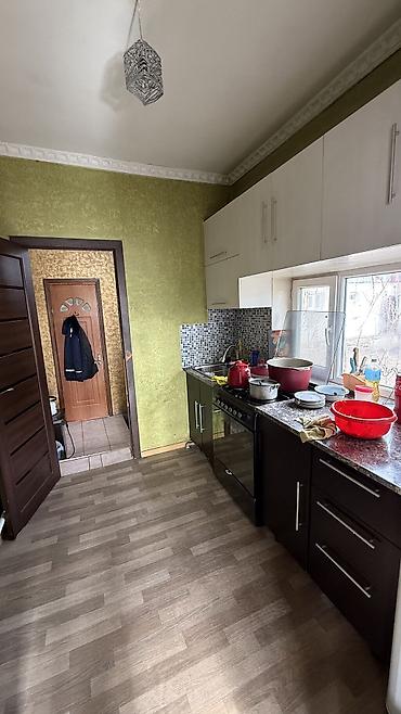 Продажа коттеджей и домов: 🏡 Продаётся дом в районе Ак-Босого ж/м 📍 Улица Чуй Просторный жилой — 10