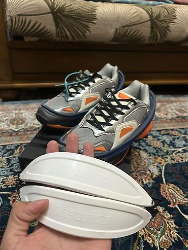 Жеке буюмдар: Эркектердин кроссовкасы, 43, Adidas, Жаңы, түсү - Боз, Өзү алып кетүү — 5