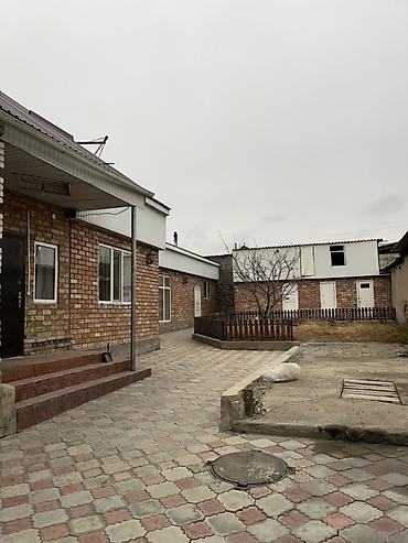 привозной дом: Продается кирпичный дом с просторным двором, полностью выложенным — 5