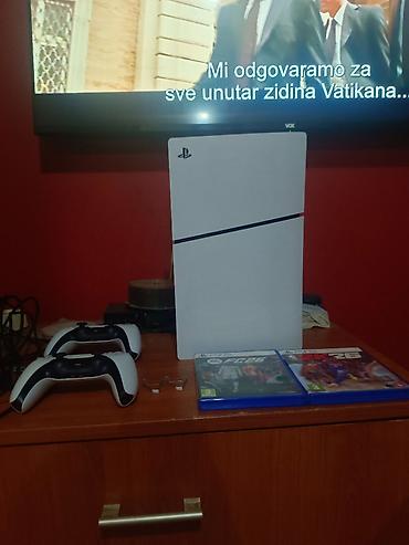 farming simulator 2015: Prodajem sony 5 slim dualsense white 1TB +2 dualsense originalna — 2