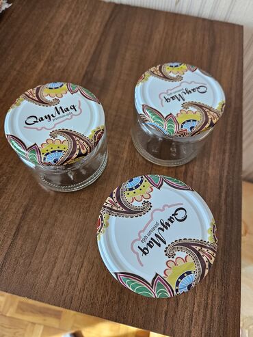 Balonlar, bankalar: Təcili. Yaxşı veziyyetde 330 qramlıq bankalar satılır.Bir bankanın — 7