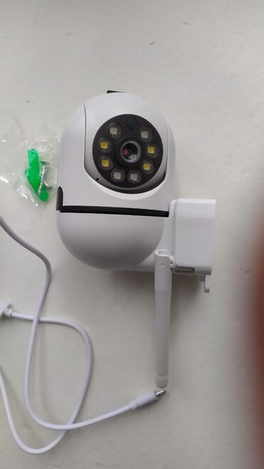 bakcell wifi modem: Wifi ilə çalışan təhlükəslik camerası. Yaddaş kartı yeri var. Yenidir