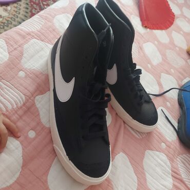 лоро пиано обувь бишкек цена: Эркектердин кроссовкасы, 42.5, Nike, Жаңы, түсү - Кара, Өзү алып кетүү