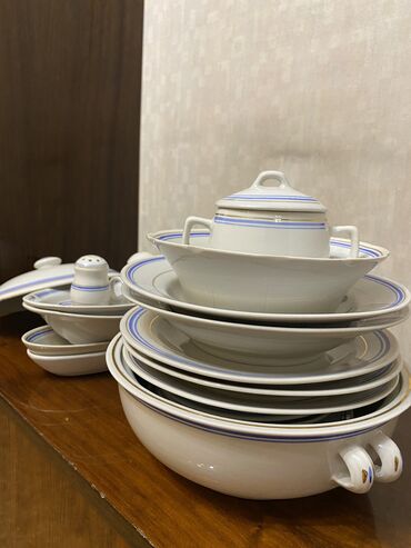 Наборы посуды: Фарфоровый сервиз, Пр-во Корея. 2 тарелки для супа, 3 столовых — 3