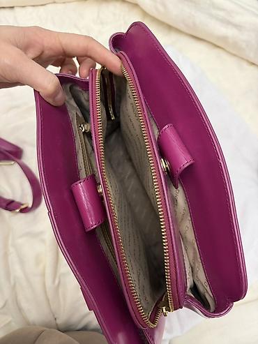 доставка сумка: Сумка DKNY (Donna Karan New York), модель с жесткой формой и глянцевой — 3
