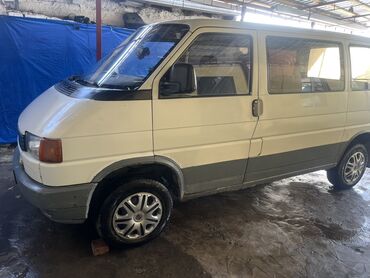 шинный центр фото: Микроавтобус Volkswagen Transporter (T4), длинная база, белый с серыми