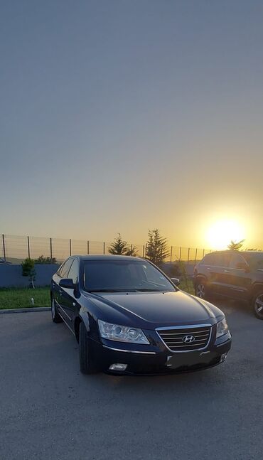 Hyundai Sonata: 2.4 l | 2008 il Sedan