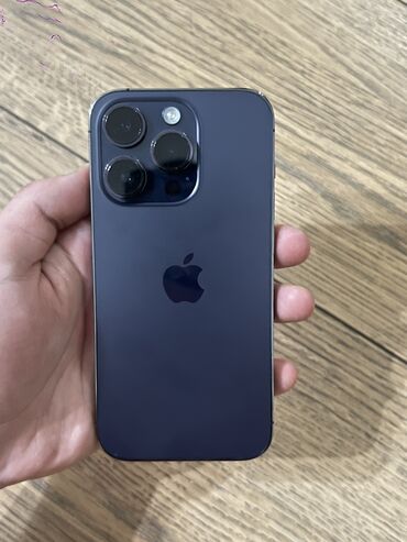 Apple iPhone: IPhone 14 Pro, Б/у, 128 ГБ, Deep Purple, Чехол, 84 %