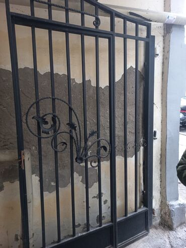 Pilləkən məhəccərləri: Dəmir barmaqlıq (reşotka)
məhəccər.40 azn — 7