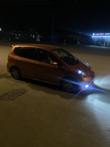 Honda: Honda Jazz: 2008 г., 1.4 л, Вариатор, Бензин, Хэтчбэк — 3