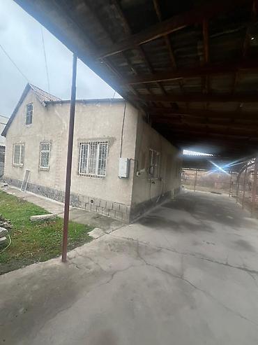 Долгосрочная аренда комнат: - Планировка: несколько спален с односпальными кроватями (в каждой — 8