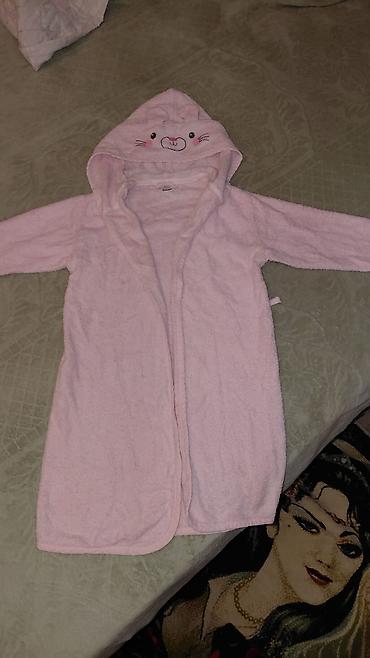 Uşaq xalatı – kapüşonlu, açıq çəhrayı rəngdə. - Material: yumşaq, suyu lalafo.az -da Uşaq xalatı – kapüşonlu, açıq çəhrayı rəngdə. - Material: yumşaq, suyu