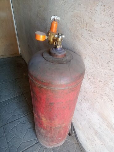 газовая горелка для отопления: Продаю газовый баллон с редуктором(отдельно)