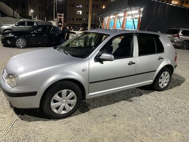 Volkswagen: Представлен хэтчбек Volkswagen Golf, отличающийся серебристым цветом — 9