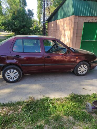 Volkswagen: Volkswagen Vento: 1993 г., 1.8 л, Механика, Бензин, Седан