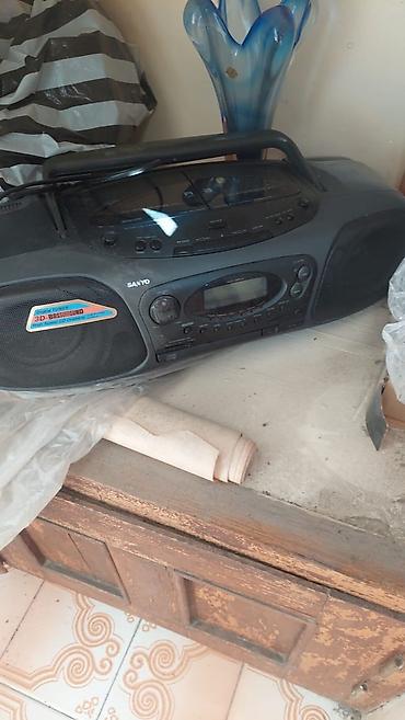 blu ray disk: Sanyo portativ musiqi mərkəzi/boombox Xüsusiyyətlər: - İnteqrə — 1