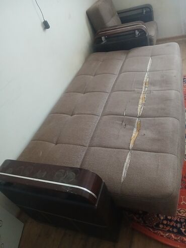 Divan və kreslo dəstləri: Divan bir ədəd kreslo iki ədəd işlənmiş uzlərində biraz yırtıglar var -da lalafo.az — 2 Divan və kreslo dəstləri: Divan bir ədəd kreslo iki ədəd işlənmiş uzlərində biraz yırtıglar var — 2