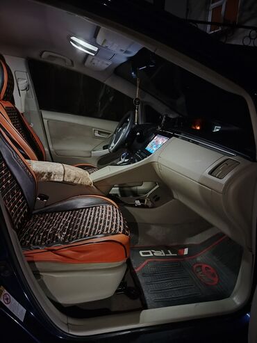 Toyota: Toyota Prius: 1.8 l | 2011 il Hetçbek — 12