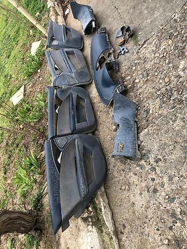 Avtomobil salonu üçün digər detallar: Mercedes-Benz W211, 2004 il — 1