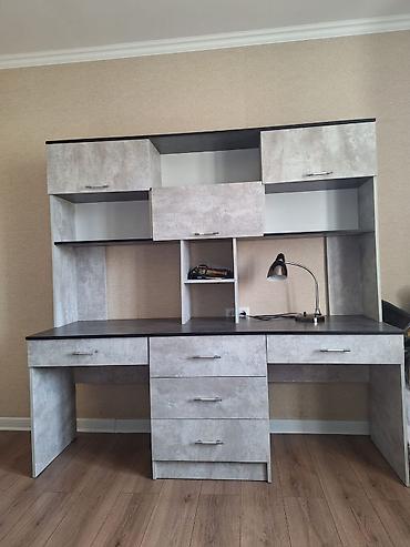 study table: Тумба и подставка для телевизора, Б/у, Напольная, Дерево — 1