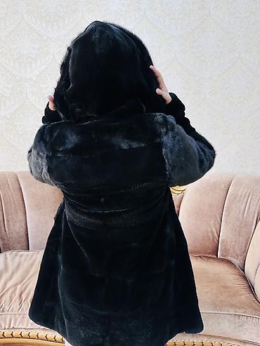 шуба натуралка: Женская шуба из натурального меха, цвет черный. - Крой: прямой, длина — 5