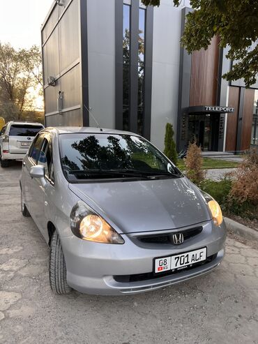 чехол для машины бишкек цена: Honda Jazz: 2003 г., 1.4 л, Механика, Бензин, Универсал