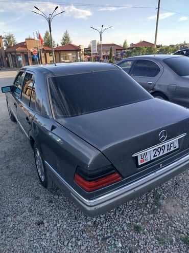 срочная продажа авто по низким ценам: Mercedes-Benz W124: 1994 г., 2 л, Механика, Бензин, Седан