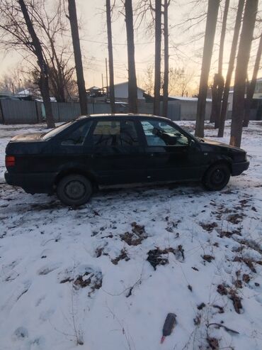 продам машину с последующим выкупом: Volkswagen Passat: 1988 г., 1.8 л, Механика, Бензин, Седан