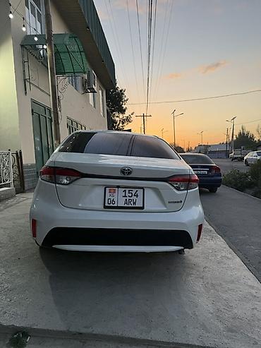 кочкор авто: Toyota Corolla: 2020 г., 1.8 л, Автомат, Гибрид, Седан — 4