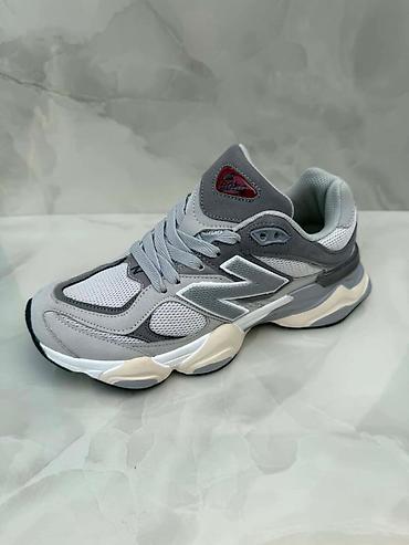 karl lagerfild: NB A klasa
36-45 
4500 din. ❤️‍🔥
O — 4