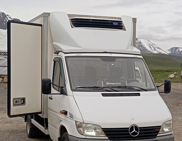 мебель для кафе и ресторанов: Срочно продаю холодильник морозильник будка Carrier 350 bar отличный