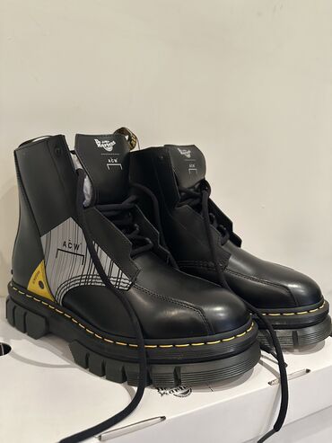 Другая мужская обувь: Dr. Martens x A-COLD-WALL 
42 (9US)