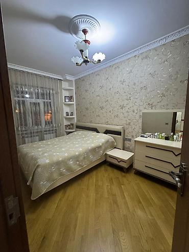 Mənzillərin satışı: Bakı, Bakıxanov qəs., 4 otaqlı, Köhnə tikili, 90 kv. m — 3