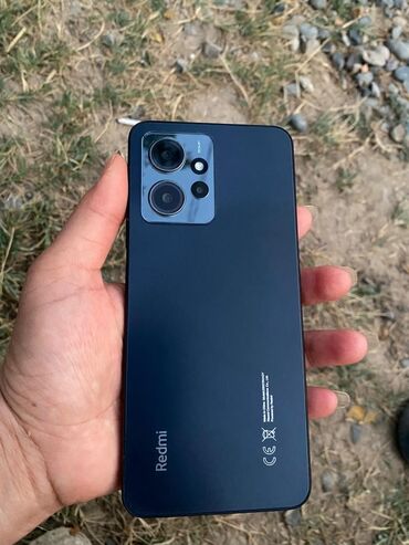 Smartfon gündəlik istifadə üçün nəzərdə tutulmuşdur. Şəkillər və