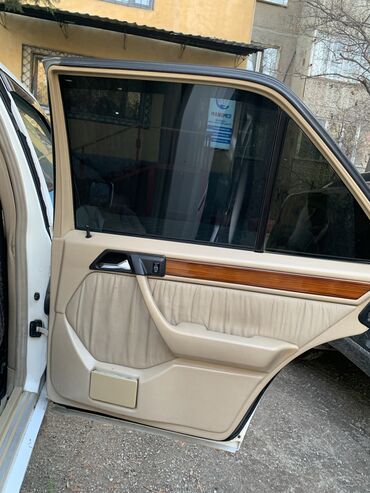 Mercedes-Benz: Mercedes-Benz E-Class: 1995 г., Автомат, Бензин, Седан — 11