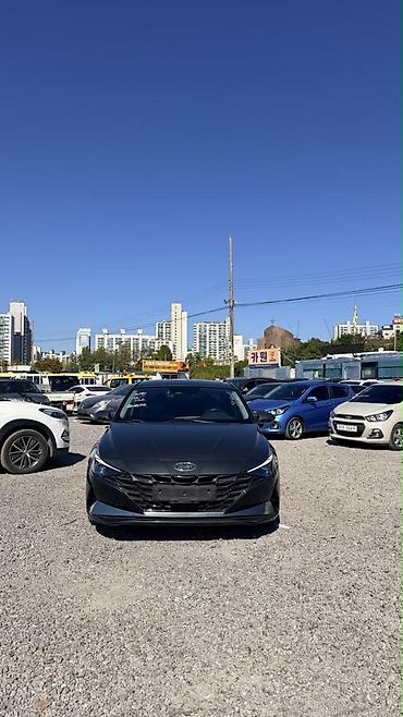 cadillac xts: Hyundai Elantra: 2022 г., Бензин, Седан — 2