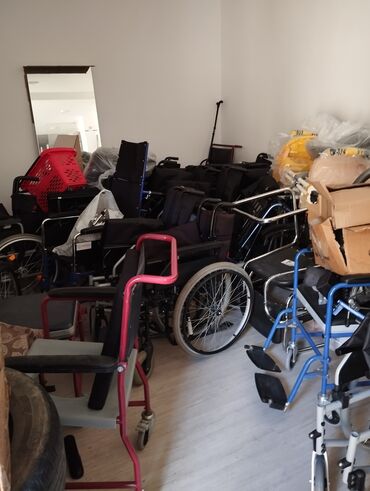Велоаксессуары: Коляска инвалидная много