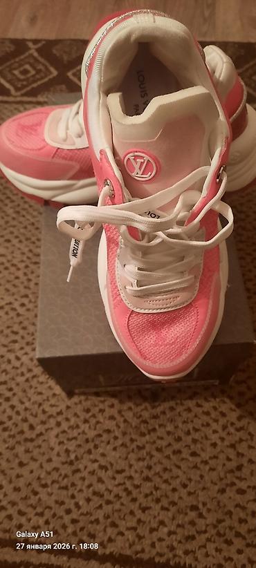 Кроссовки и спортивная обувь: Кроссовки, 38, Louis Vuitton, Новый, цвет - Розовый — 1