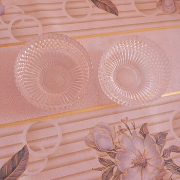 Konfet qabları: Hamısı bir yerdə 20 AZN 2 ədəd Xrustal konfet qabı, 1 ədəd Xrustal — 11