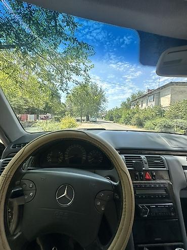 мерседес е212: Mercedes-Benz E-Class: 2001 г., 2 л, Автомат, Бензин, Седан — 4