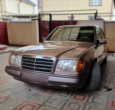 Mercedes-Benz: Mercedes-Benz 220: 1993 г., 2.2 л, Механика, Бензин, Седан