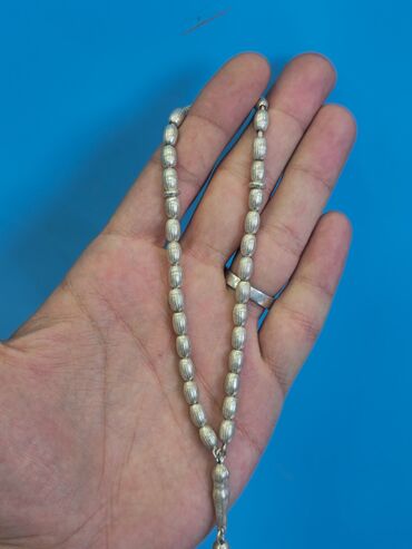 Təsbehlər: Gumuş tesbehler. 925 prob. Yenidir.qiymetler ferqlidir. Cekiye gore — 15