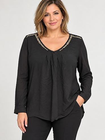 Bluze: Ženska bluza – crna, dugi rukavi, V-izrez - Elegantna crna bluza sa — 1