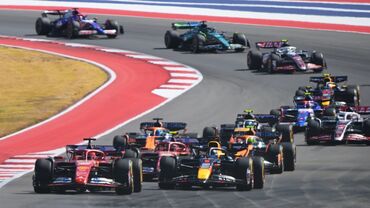 Самокаты: Formula 1 Yarışı üçün Bilet/İzləmə Təcrübəsi - Beynəlxalq standartlı
