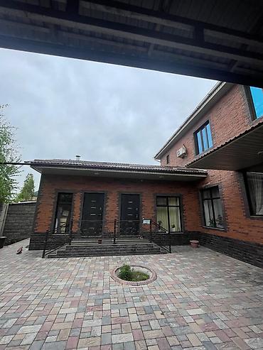 Продажа домов: 6 комнат и более, 240 м², 3 соток, Бишкек, Ак-Босого ж/м Собственник — 2
