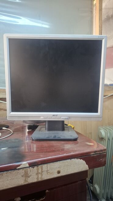 monitor guzgu: Köhnə manitor işləkdi kabili verilir