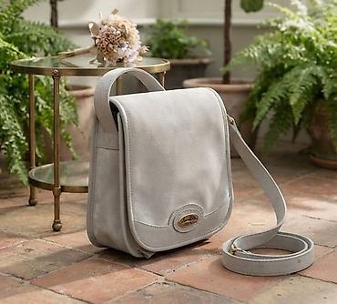 Elegantna ženska torba preko ramena – svetlosiva - Materijal: meka