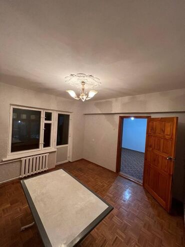 продаю 1 комнатный квартиру: 4 комнаты, 75 м², Индивидуалка, 3 этаж, Старый ремонт