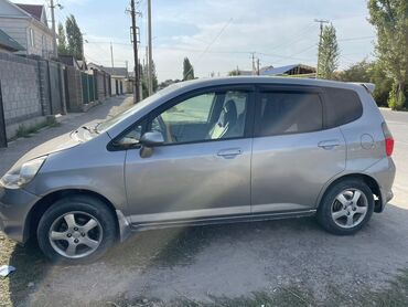 сдам машину под выкуп: Honda Fit: 2003 г., 1.5 л, Вариатор, Бензин, Хэтчбэк